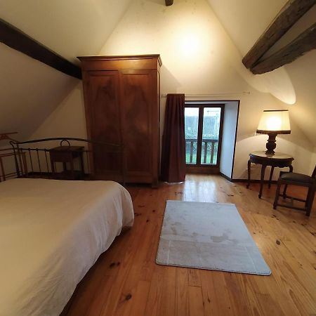 Gite Du Vieux Cedre Ecueille Extérieur photo